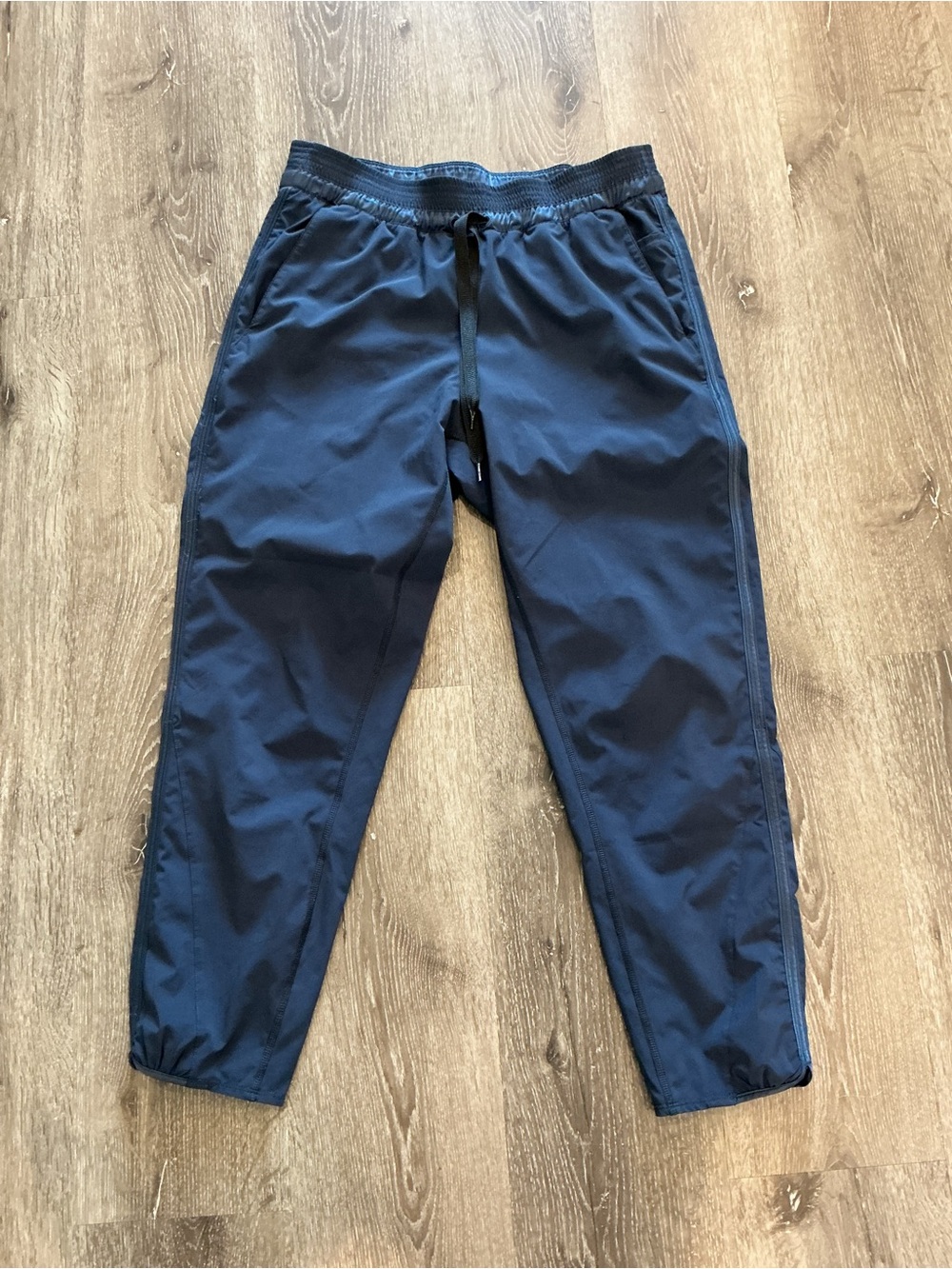 lululemon athletica Navy Ankle Crop Active Joggers, size 8